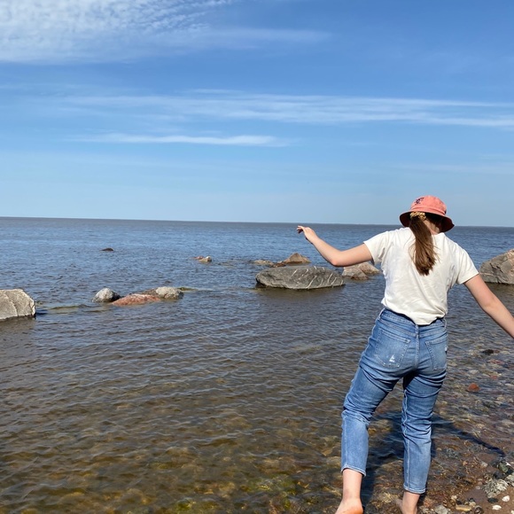 Meet your Posher, Melanie - Picture 1 of 1